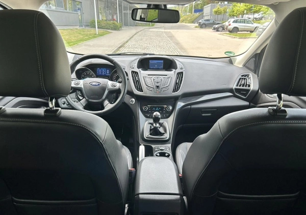 Ford Kuga cena 52900 przebieg: 115500, rok produkcji 2015 z Wałbrzych małe 596